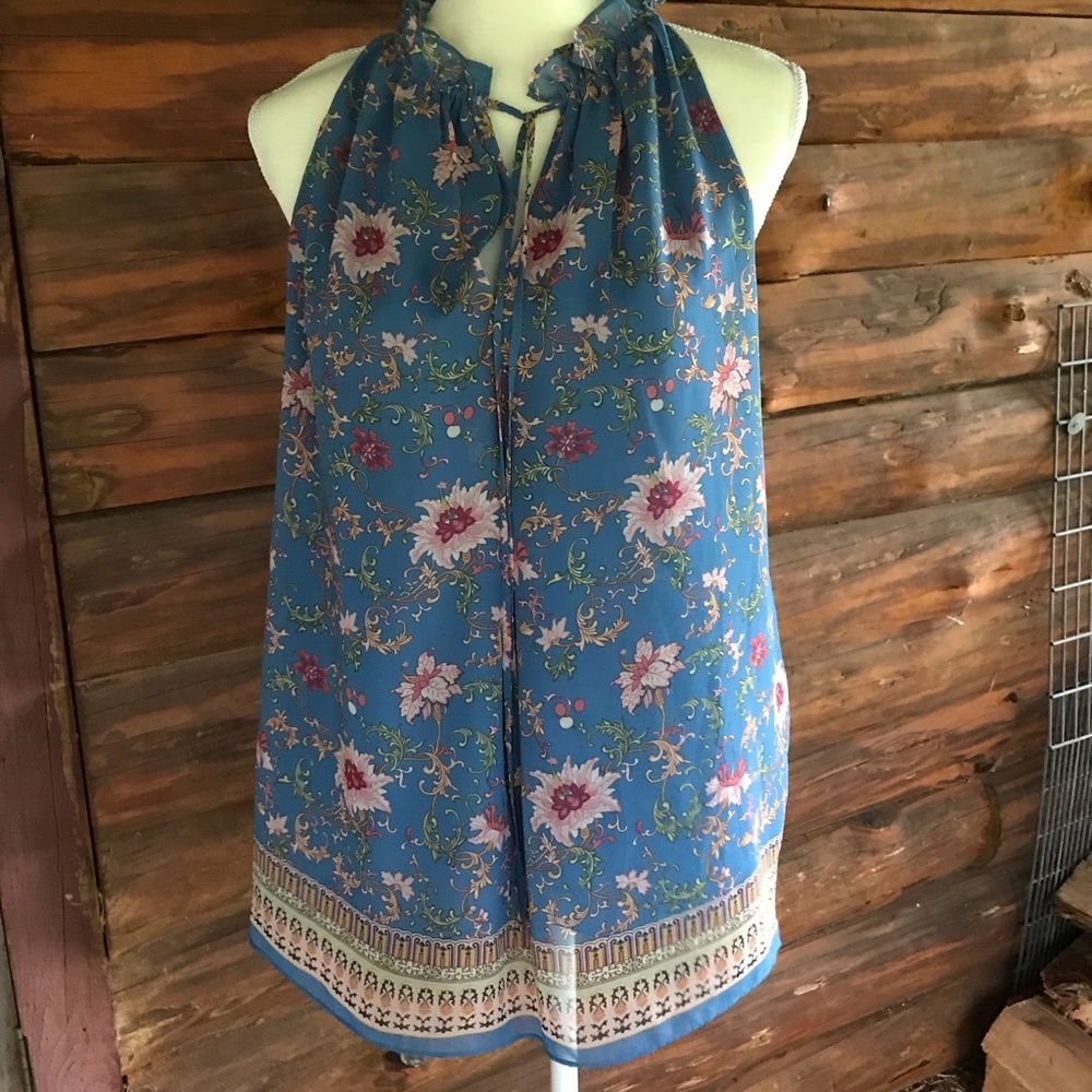 NEW! NWT Max Studio sleeveless flowered top